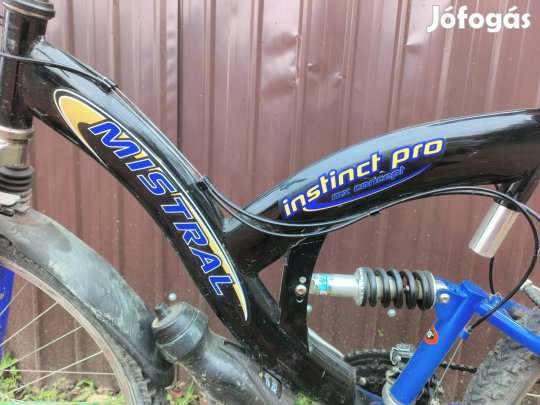 Eladó egy 26-os mountain bike kerékpár 