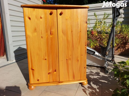 Eladó egy 2 db egyforma Anikó akasztós fenyő komód.RS Bútor. Ár/ 1db