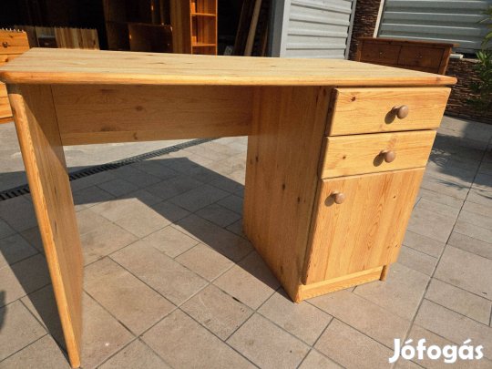 Eladó egy 2 fiókos, polcos fenyő íróasztal. Bútor jó állapotú