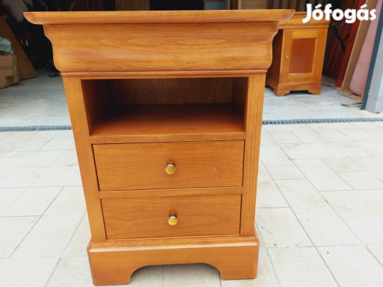 Eladó egy 2 fiókos tögy kis komód Megkímélt, szép, új szerű állapotú