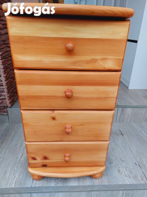 Eladó egy 4 fiókos,Claudia fenyő komód. Megkímélt, szép,újszerű állap