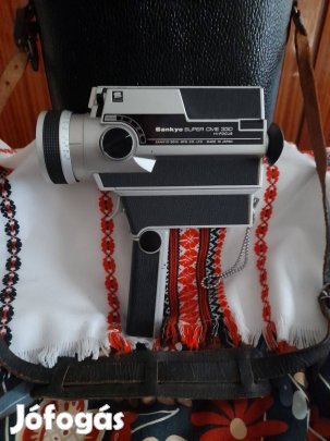 Eladó egy 8 mm kézi filmfelvevő kamera