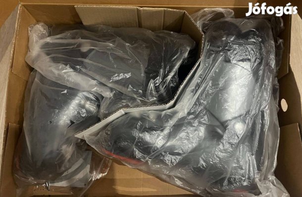 Eladó egy Atomic B3 45,5-es (29) férfi síbakancs