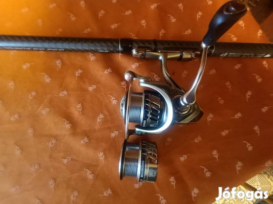 Eladó egy Bearking Zeus 3000 orsó + River Bolo szett