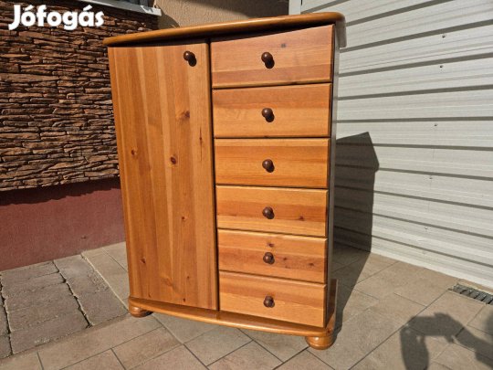 Eladó egy Claudia 6 fiókos, polcos Fenyő komód