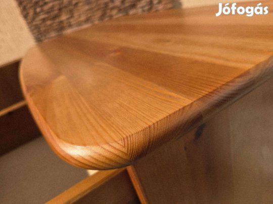 Eladó egy Claudia 6 fiókos, polcos Fenyő komód. Bútor Újszerű