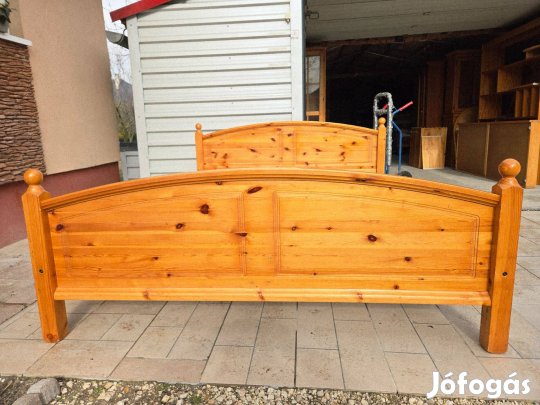 Eladó egy Fenyő franciaágy, 2db ágyráccal. Bútor jó állapotú