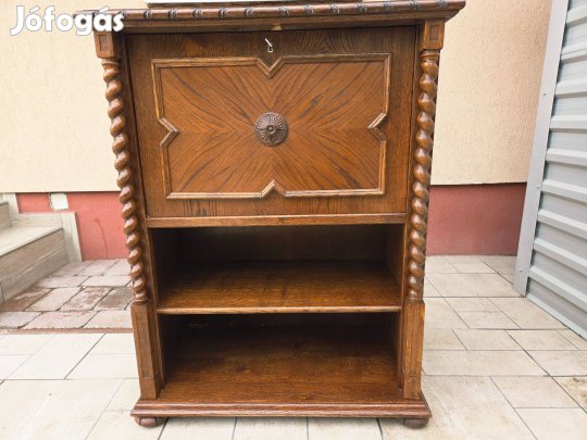 Eladó egy Koloniál komód - szekreter - bárszekrény. Bútor szép állapo