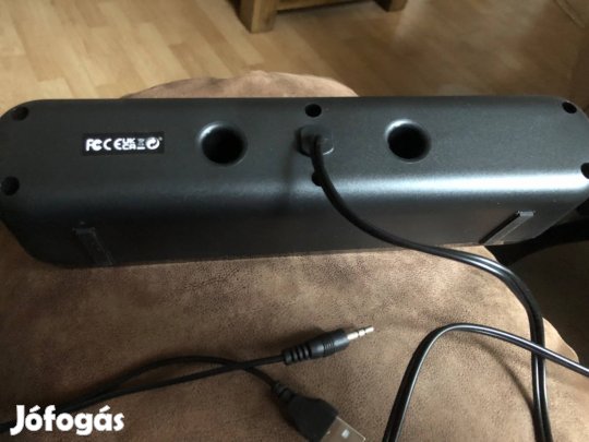 Eladó egy Kompakt USB-vel Működő Mini Hangszóró Asztali és Laptophoz