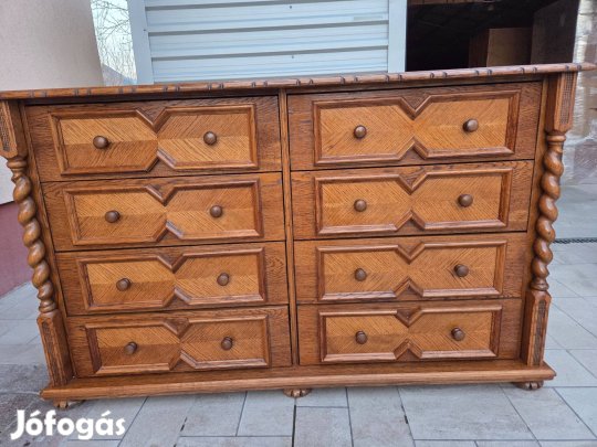 Eladó egy Nagy Méretű 8 fiókos Koloniál komód