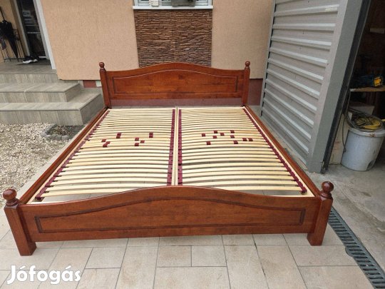 Eladó egy Nagy Méretű Tölgy franciaágy, 2db ágyráccal. Bútor szép áll