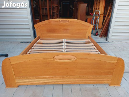Eladó egy Nagy Méretű fenyő franciaágy, kemény Tölgyfából, 2db ágyrácc