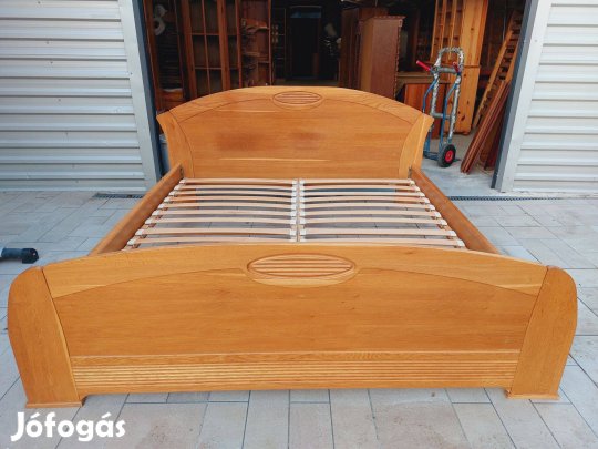 Eladó egy Nagy Méretű fenyő franciaágy, kemény Tölgyfából, 2db ágyrácc