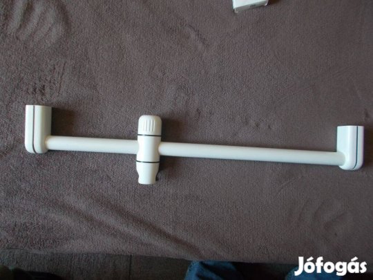 Eladó egy Olasz zuhanyfejtartó rúddal, fehér