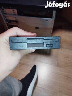 Eladó egy Samsung floppy olvasó!!