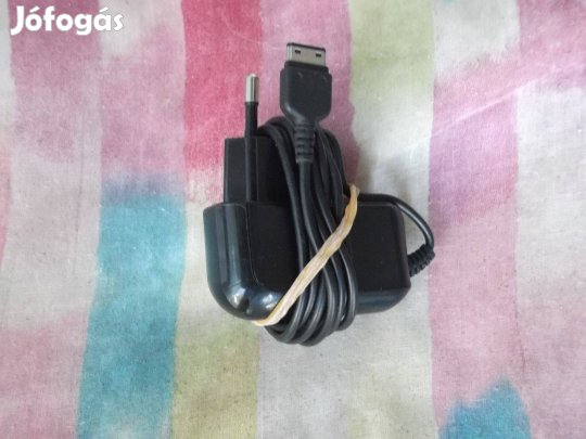 Eladó egy Samsung hálózati töltő, leírásban megtalálható melyekhez jó