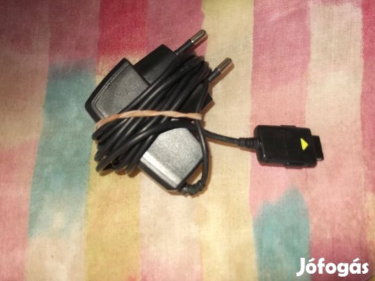 Eladó egy Samsung hálózati töltő, nézd a leírásban, melyekhez jó !