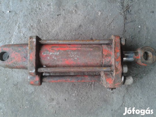 Eladó egy T25 munka henger 