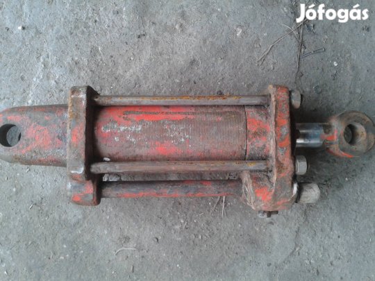 Eladó egy T25 munka henger 