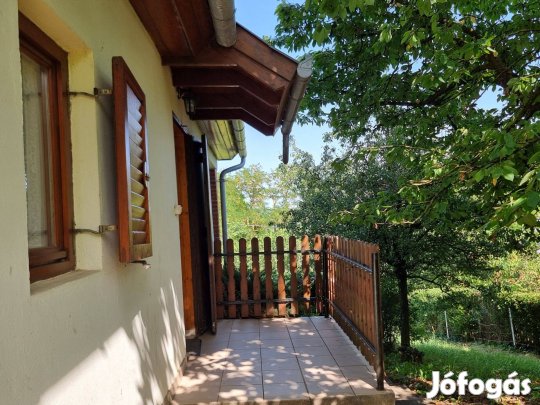 Eladó egy '80-as években épült, tégla szerkezetű gazdasági épület