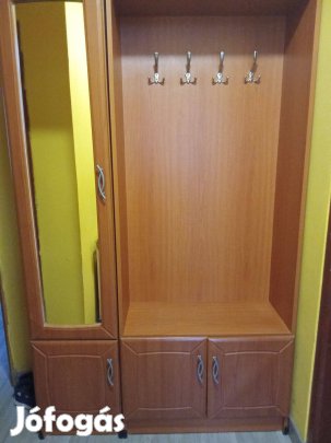 Eladó egy előszobai butor szett