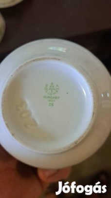 Eladó egy eredeti hollóházi 6 személyes teáskészlet 1831/25