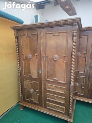 Eladó egy eredeti koloniál szekrénysor