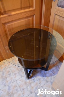 Eladó egy fekete színű, üveglapos, újszerű dohányzóasztal Dunakeszin