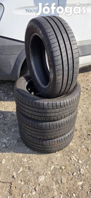Eladó egy garnitúra 205/55 R16 Goodyear nyári gumik