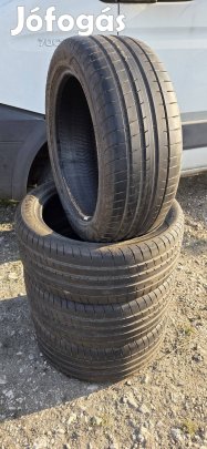 Eladó egy garnitúra 225/45 R17 Goodyear nyári gumik