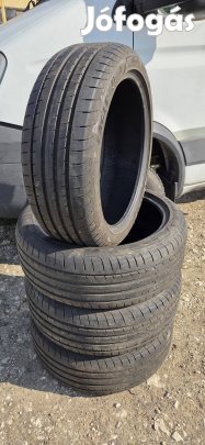 Eladó egy garnitúra 225/45 R19 Goodyear nyári gumik.
