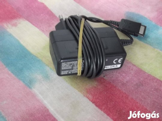 Eladó egy gyári Sharp töltő, olvasd a leírásban melyekhez alkalmas