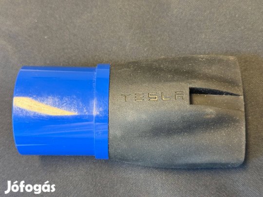Eladó egy gyári Tesla UMC 1 töltőhöz 1X32A kék adapter 32A adapter