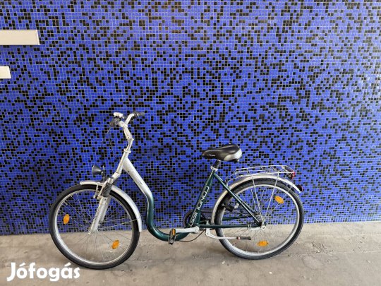 Eladó egy jó állapotú 26-os Női Mélyvázas kerékpár! 