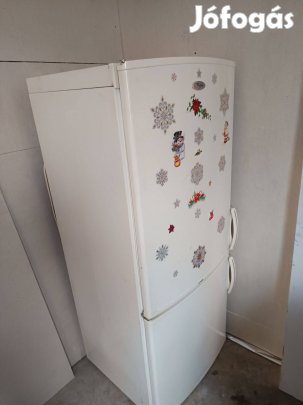 Eladó egy jó kis hütő