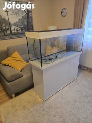 Eladó egy juwel rio 240 ledes akvárium