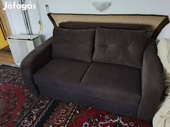 Eladó egy megkímélt állapot kinyitható kanapé.