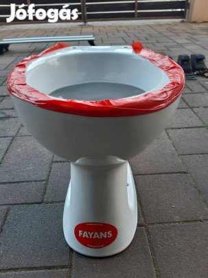 Eladó egy nem használt Romániában vásárolt Roca Fayans WC csésze
