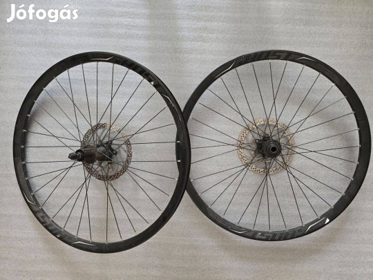 Eladó egy pár kerékszett