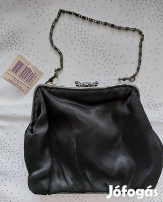 Eladó egy pillangós, új , címkés fekete ruhatáska. Superdrug márka