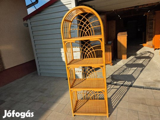 Eladó egy polcos rattan, bambusz Polc. Bútor jó állapotú