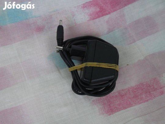 Eladó egy régebbi gyári "kocka" Nokia töltő, tájékoztató a leírásban