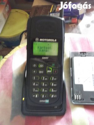 Eladó egy retro Motorola Omnitel, + dokkoló, + adapter, + 1 db. akksi