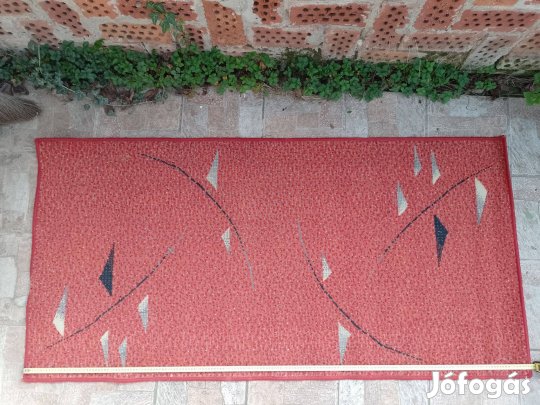 Eladó egy retro szép szőnyeg Zalaegerszegen