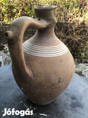 Eladó egy száz éves cserép ivó kancsó