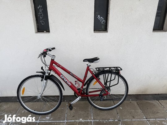 Eladó egy szép állapotú 28-as Női Genesis Trekking kerékpár!