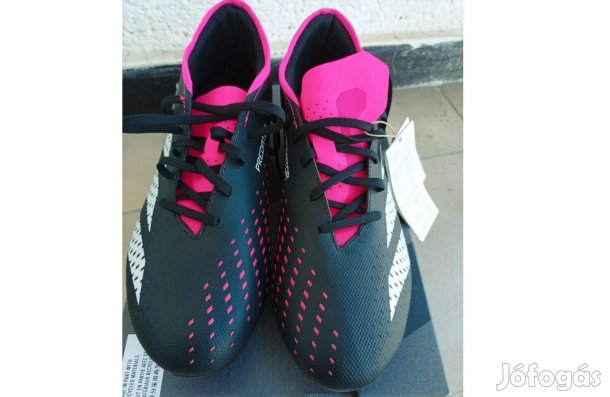 Eladó egy új Adidas Predator stoplis focicipő (45 1/3)