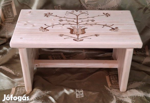 Eladó egy új matyó mintás sámli