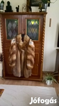 Eladó egyedi magán-szűcs által készített vörösróka-bunda!