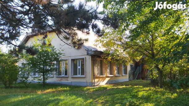 Eladó egykori idősek otthona